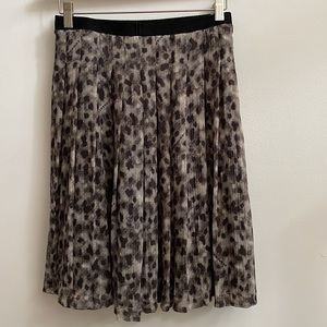 BURBERRY BRIT 100% Silk Leopard Print Pleated Midi Skirt